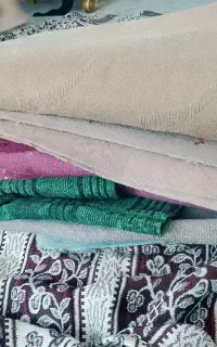 چند عدد تیکه موکت