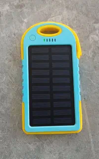 پاوربانک سکولار (خورشیدی)