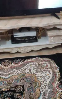 میز تلویزیون و مینی بوفه و ساعت دیواری