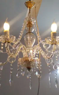 لوستر کریستال جفت دارم