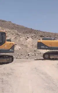 راننده بیل مکانیکی هستم