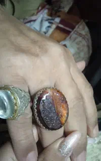انگشتربزرگ درنجف وعقیق خطی وانواع  باسنگ طبیعی