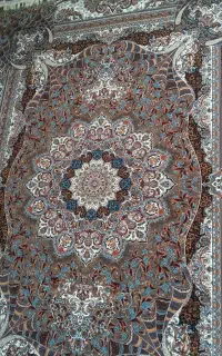 فرش کاشان ۷۰۰شانه ۴تخته درحد نو