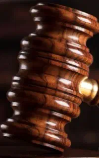 همکاری با وکلا