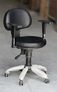 صندلی اداری و مطالعه