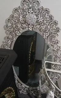 اینه و شمعدان الومینیوم و کمد لباس