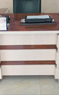 دو عدد میز اداری چوبی و MDF