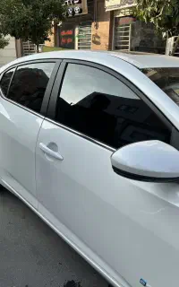 شیشه دودی اتومبیل