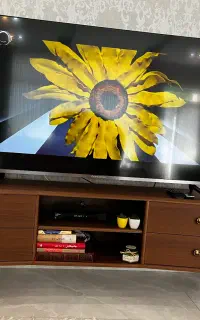 میز تلویزیون( نو و کاملا سالم)