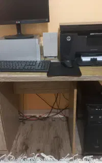 میز کامپیوتر و تحریر