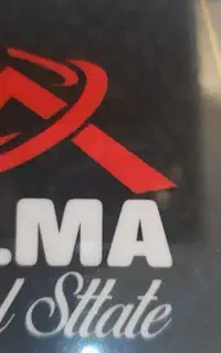 دفتر دار خانم یا اقا و یک مشاور املاک با تجربه