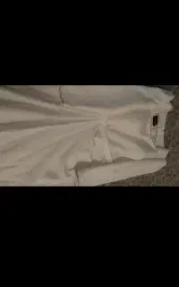 پیراهن سفید رنگ
