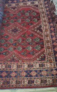 فرش دهجی ودرب چوبی قدیمی