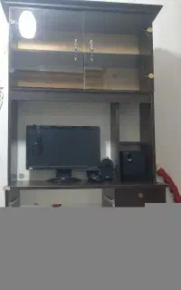 میز کامپیوتر در حد نو