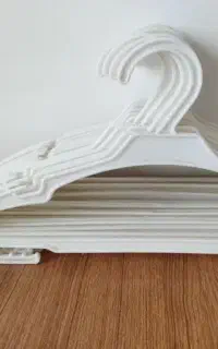 چوب لباسی فقط۳ هزارتومان