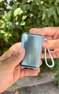 پاوربانک انکر (فقط برای فیلم برداری باز شده)