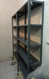 قفسه/\پیچی فلزی
