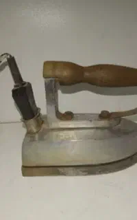 اتو المنتی قدیمی سالم