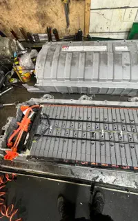 تعمیرات تخصصی انواع باتری های هیبرید