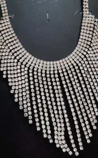 گردنبند زنجیری آویزدار فول نگینی نقره ای رویایی