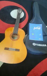 گیتار یاماها c40