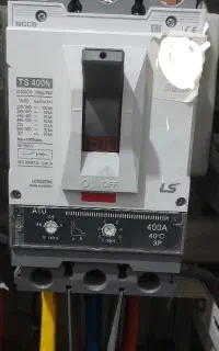 تعمیرات و رفع ایراد برق ساختمان و صنعتی