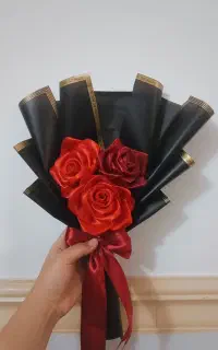 دسته گل سه شاخه