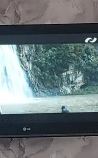 تلوزیون LG. سالم ...سالم ۳۲ اینچ