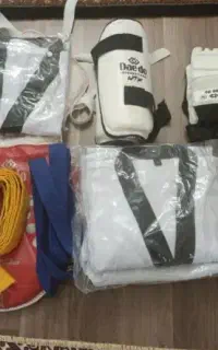 لباس تکواندو و لوازم جانبی
