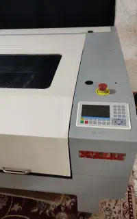 دستگاه وارداتی لیزر co2 برش و حکاکی غیر فلزات