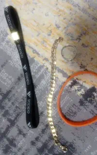 کش مو و دستبند