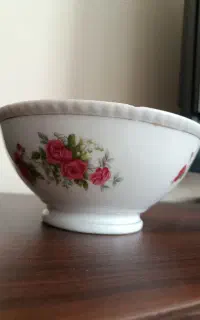 کاسه گل سرخی عتیقه حدودا ۱۰۰ساله