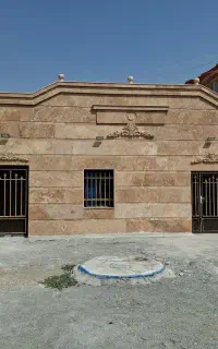 خانه دارای سه مغازه تجاری در سه راه قزانچی