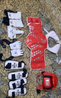 لباس هوگو کامل