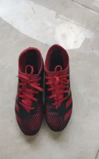 کفش فوتبال مخصوص چمن