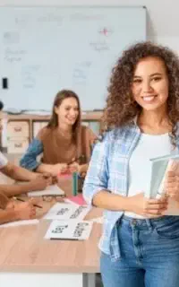 معلم زبان انگلیسی و ریاضی پایه های متوسطه اول