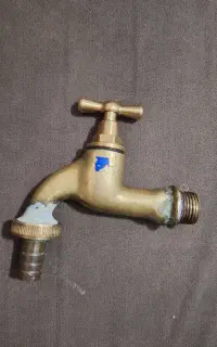شیر آب برنجی