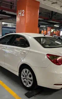 ام‌جی ۵۵۰ شوالیه بدون رنگ۲۰۱۲ سفید