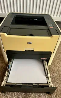 پرینتر Hp ۱۳۲۰ در حدنو کارکرد زیر یک ماه (خانگی)