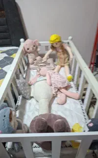 یک تخت بچه  همراه دوعدد تشک