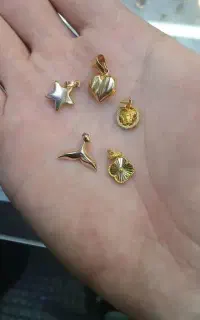 مدال ورساچ 550 سوت طلا