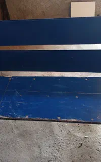 نیمکت صحیح و سالم مناسب حیاط باغ