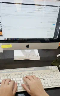 مسئول تولیدمحتوا وبسایت (خانم)