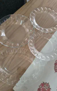 فروش18عدد بشقاب وخورش خوری پیرکس