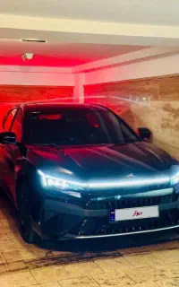 کی‌ام‌سی J7