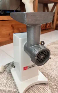 چرخ گوشت توشیبا صحیح و سالم