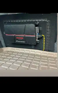 نصب تمامی سیستم های صوتی خودرو