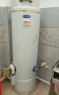 آبگرمکن ایستاده سالم بدون هیچ ایرادی