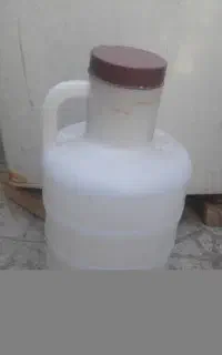 دبه خیارشور . حدودا ۸۰ تا سالم سالم