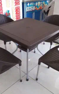 میز و صندلی